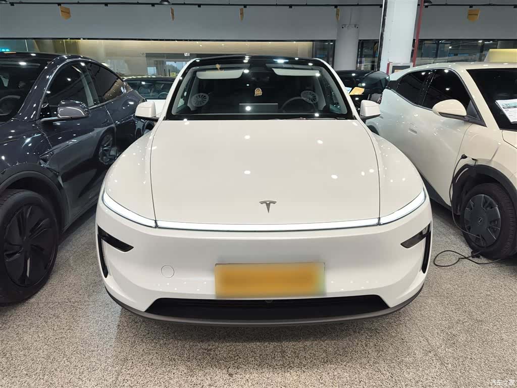 Tesla Model Y, 2025 3