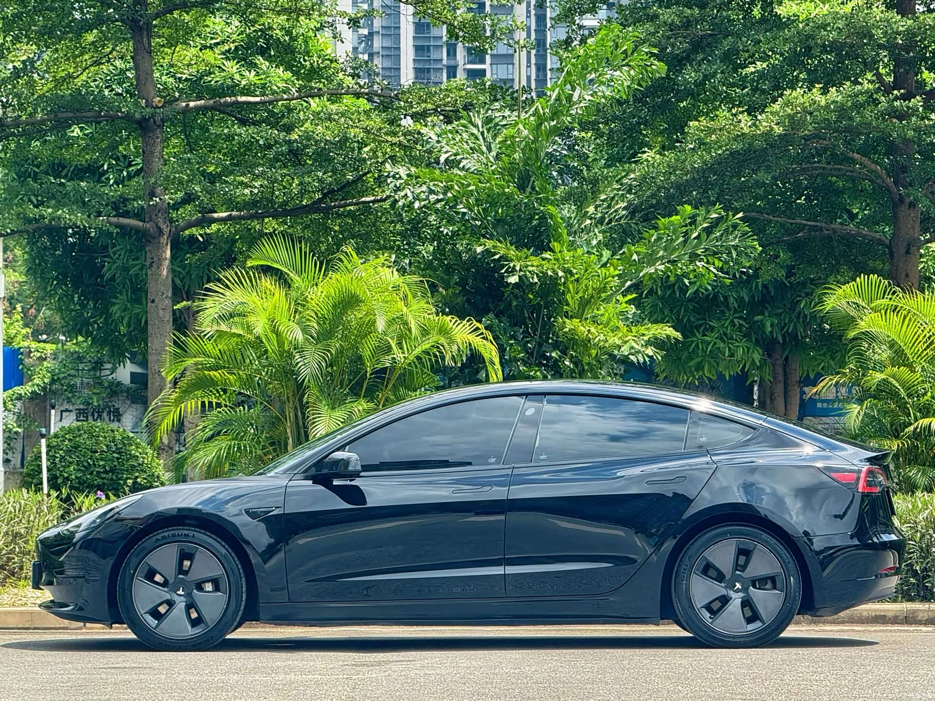 Tesla Model 3, 2021 все фото