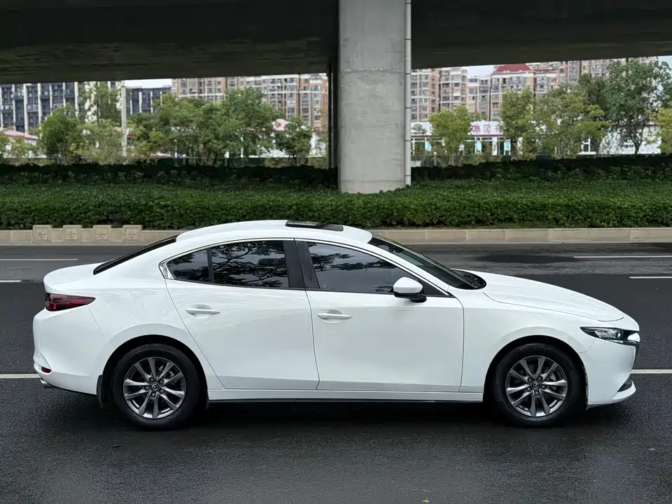 Mazda 3 Angkesaila
