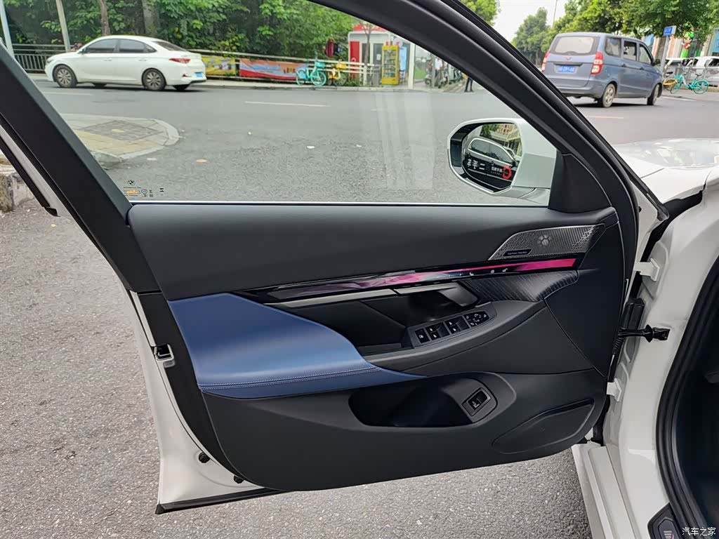 BMW i5, 2025 6