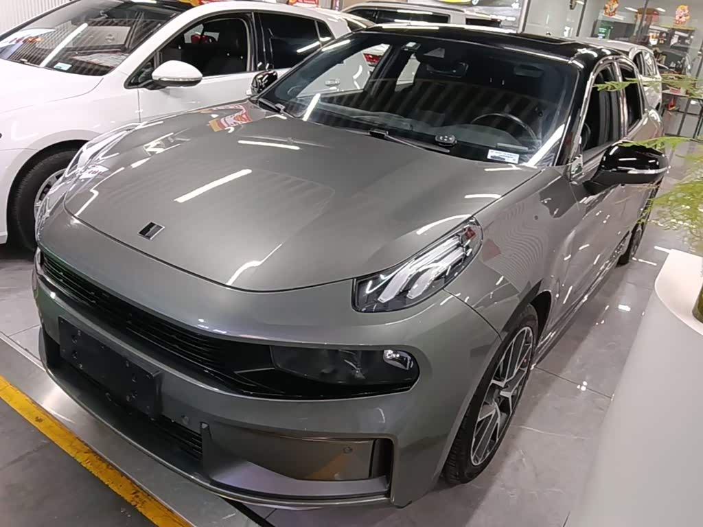 Lynk & Co 03