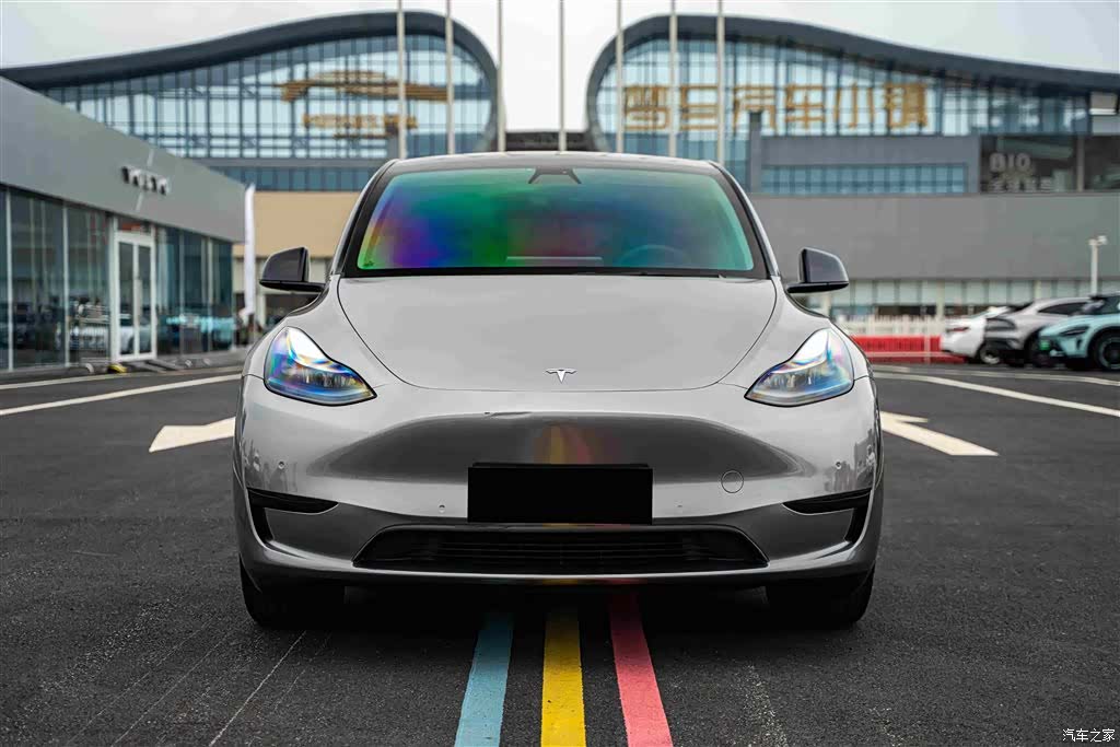 Tesla Model Y, 2022 2