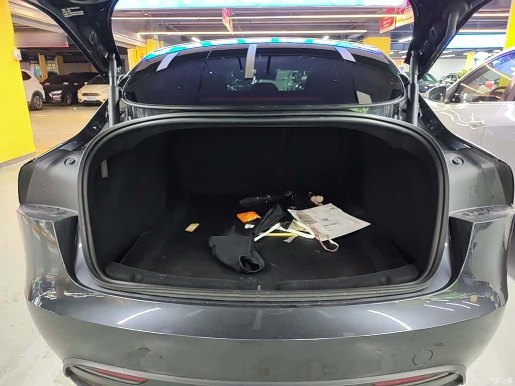 Tesla Model 3, 2024 19