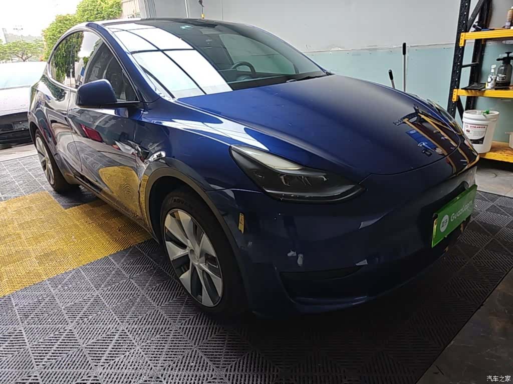 Tesla Model Y, 2023 4