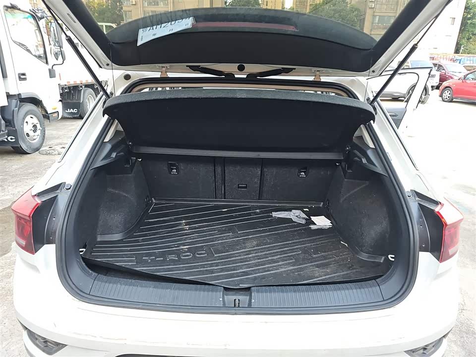 Volkswagen T-ROC exploring Songs Volkswagen T-ROC exploring Songs