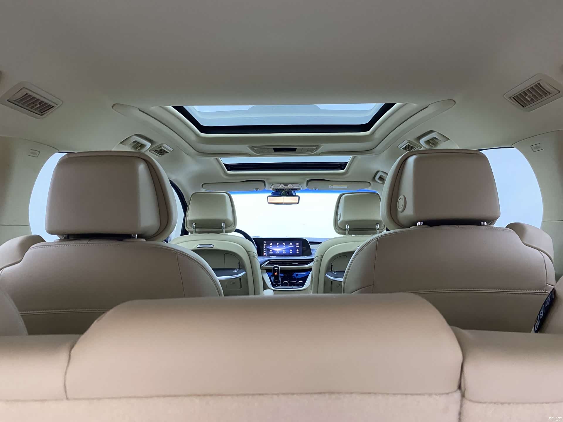 Buick GL8, 2024 13