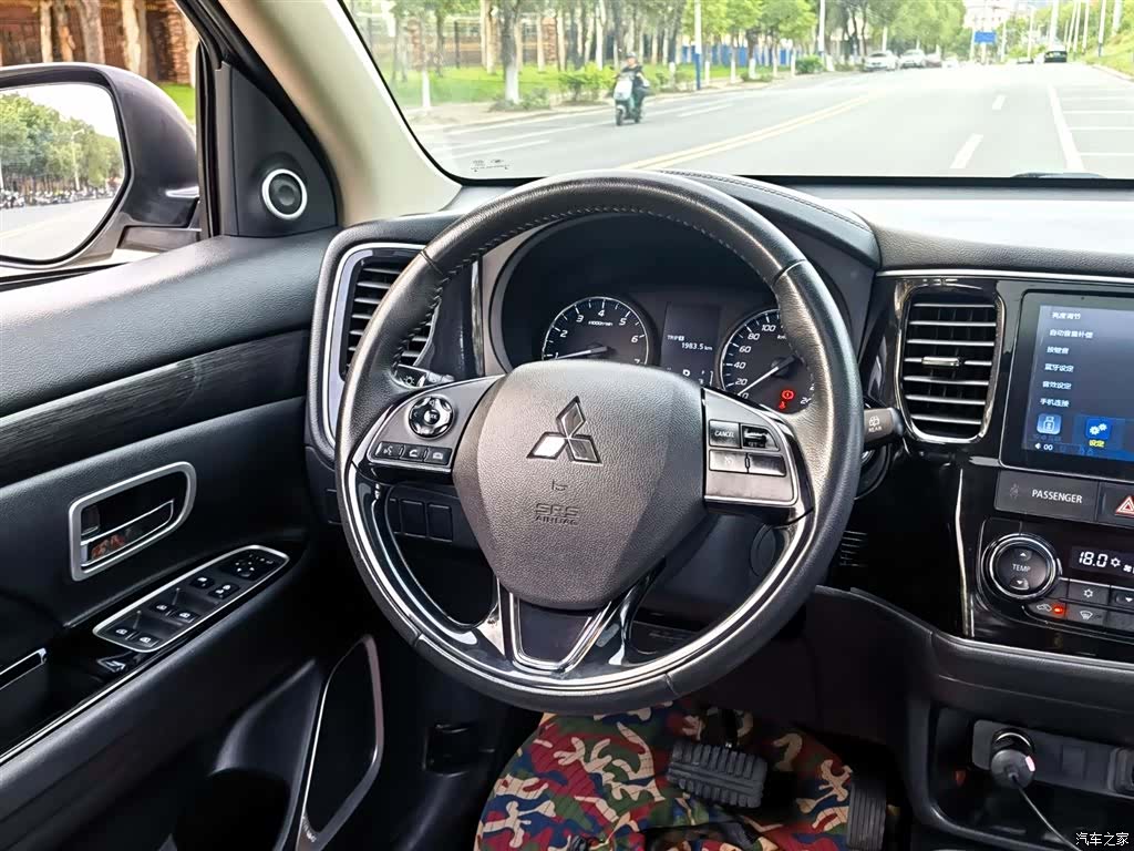 Mitsubishi Outlander, 2019 11