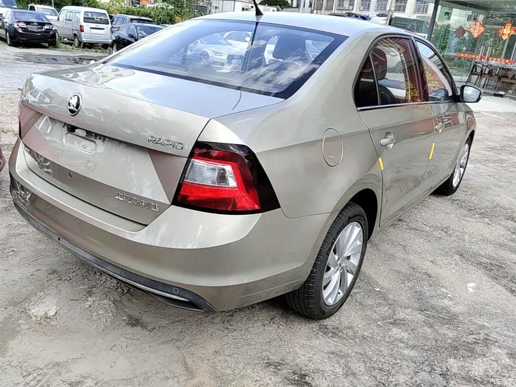 Skoda Rapid, 2017 7