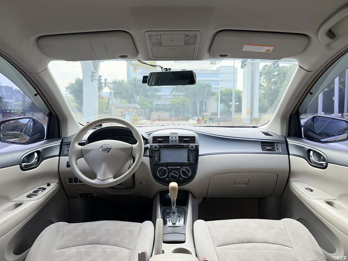 Nissan Tiida, 2012 10