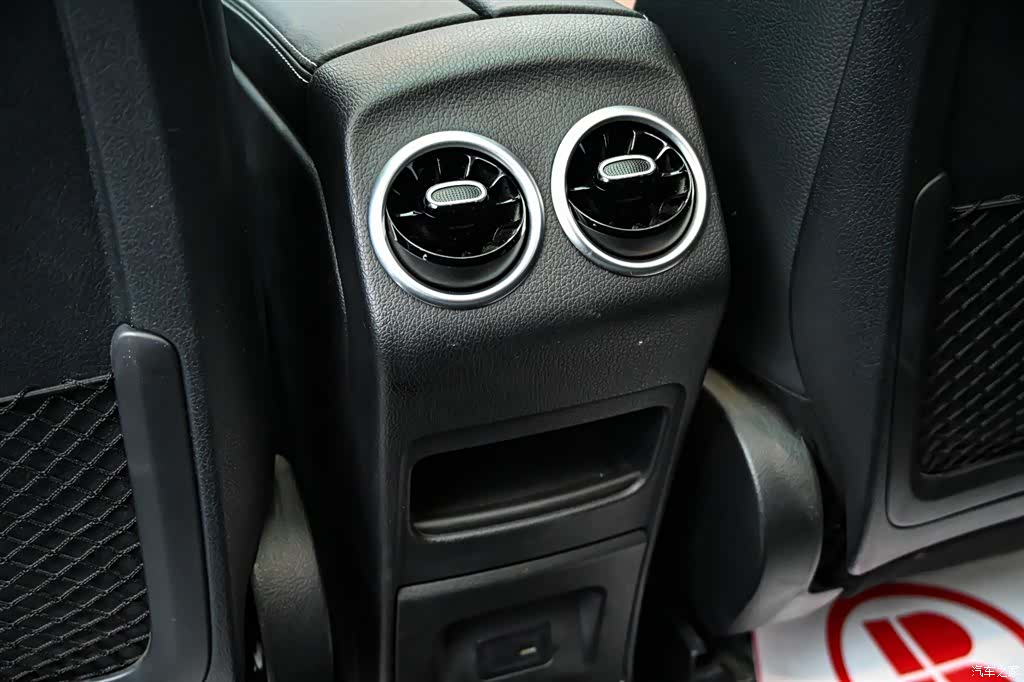 Mercedes-Benz GLB, 2022 29