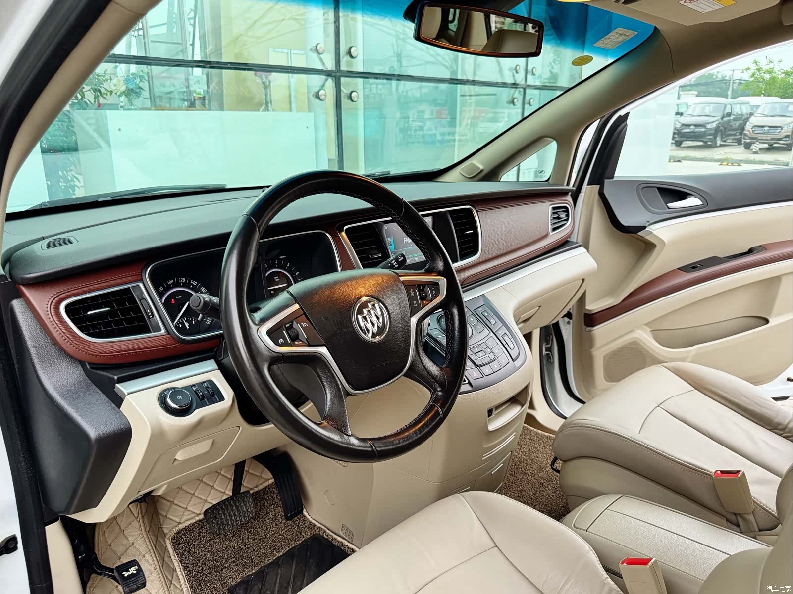 Buick GL8, 2018 все фото