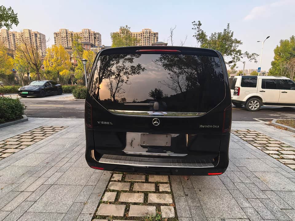 Mercedes-Benz V-class