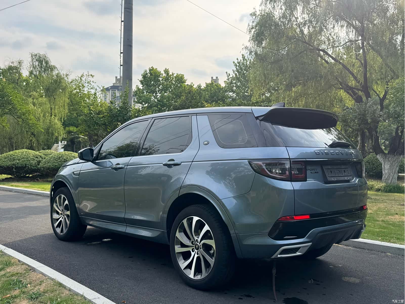 Land Rover Discovery, 2021 4