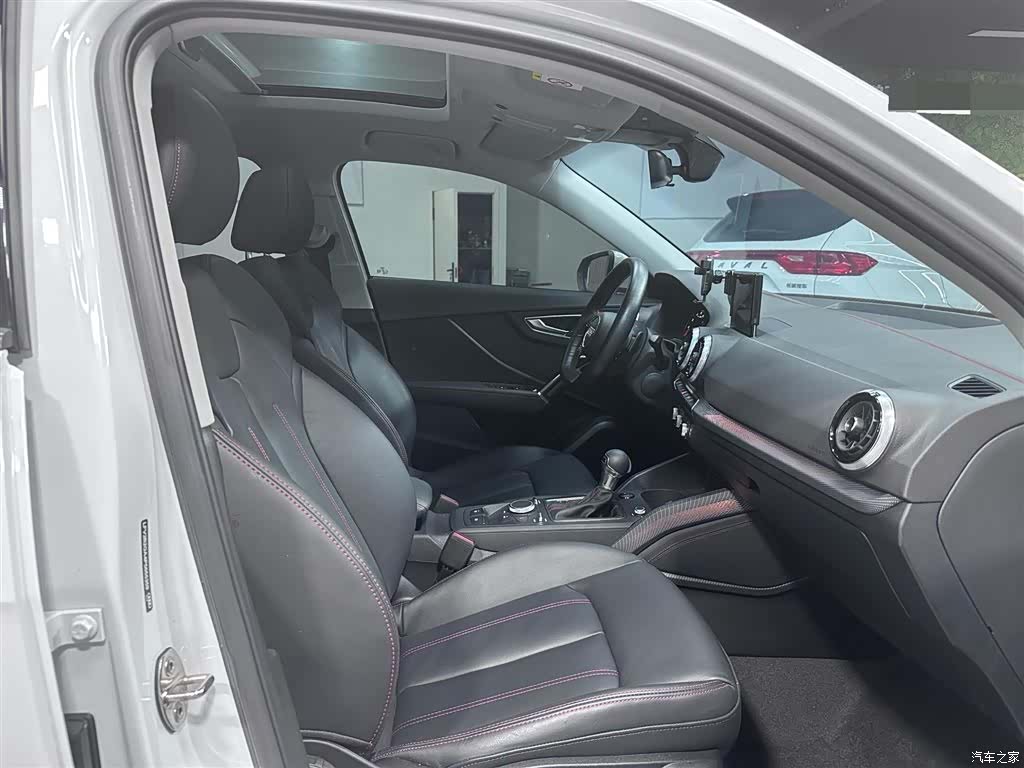 Audi Q2L, 2023 12