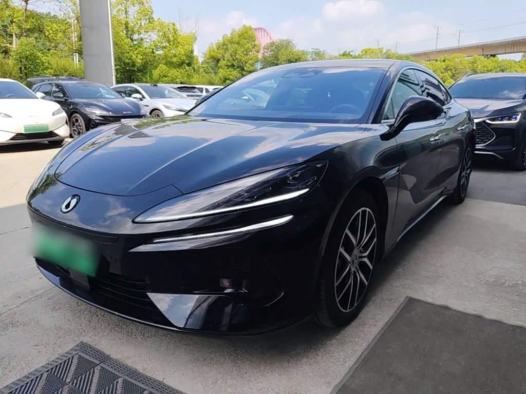 Denza Z9
