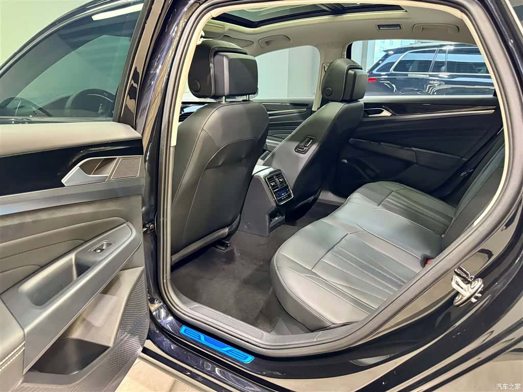 Volkswagen Passat, 2025 28