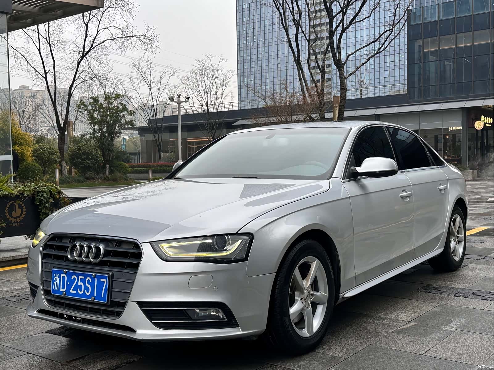 Audi A4L, 2015 1