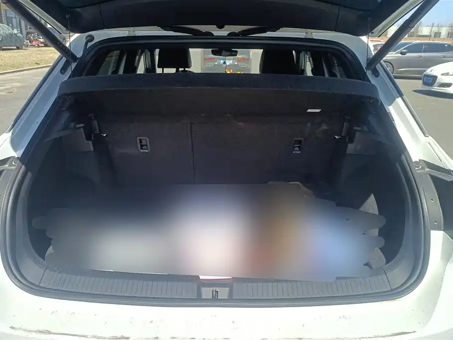 Volkswagen T-ROC exploring Songs