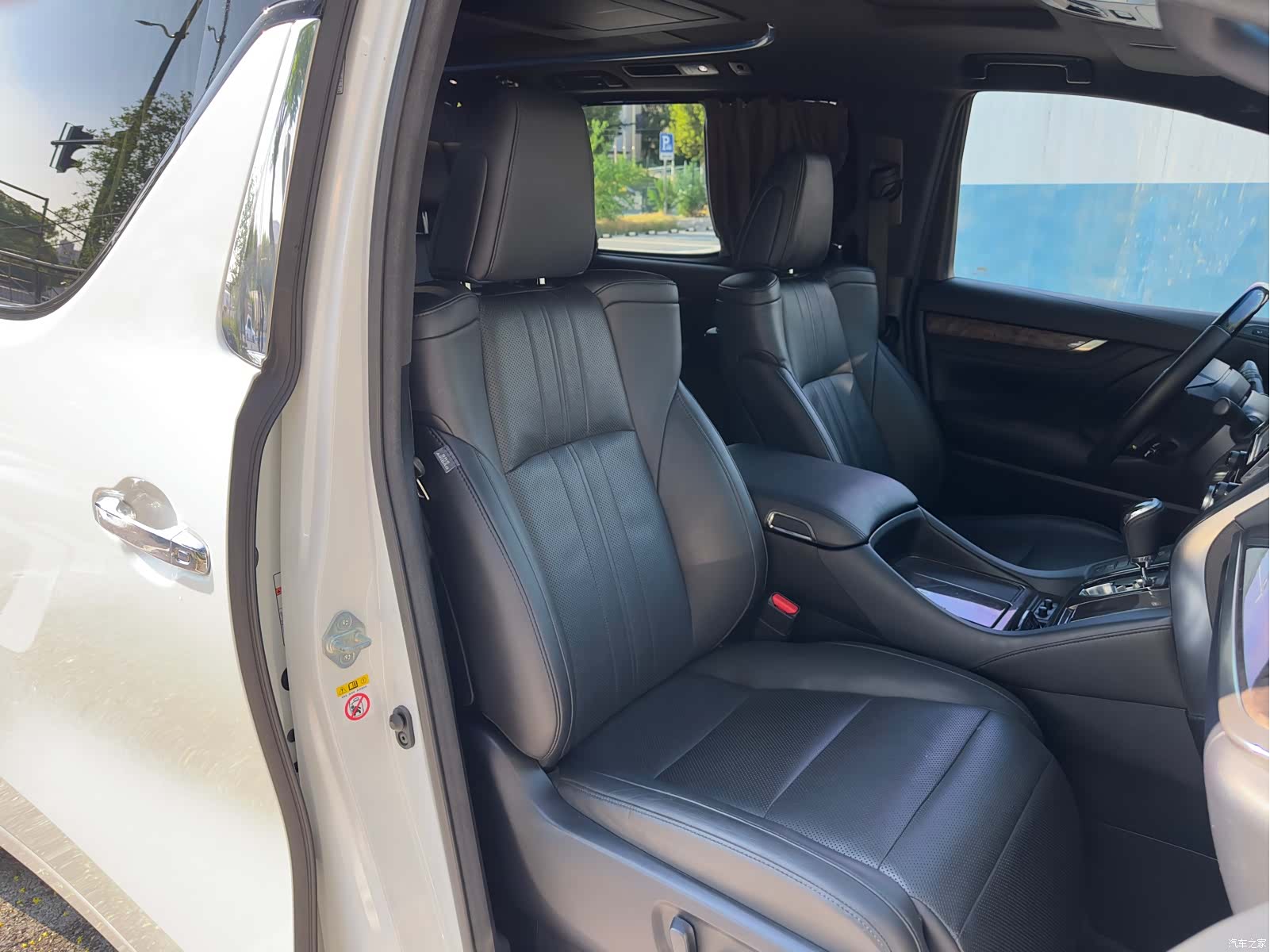 Toyota Alphard, 2018 14