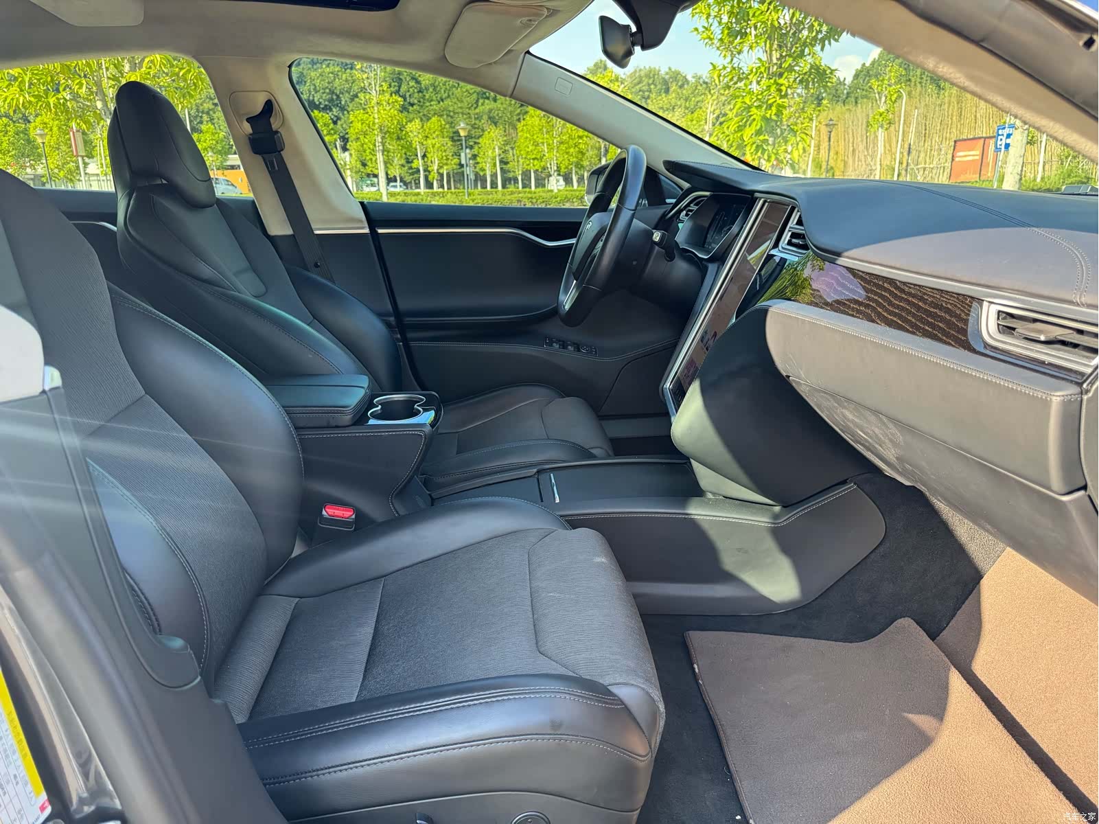 Tesla Model S, 2017 16