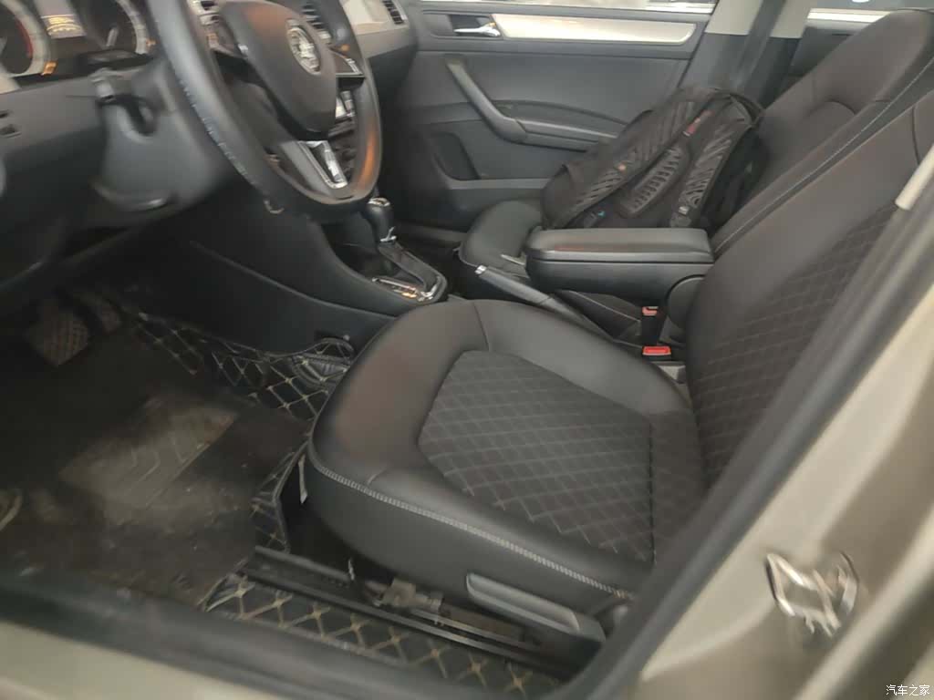 Skoda Rapid, 2018 8