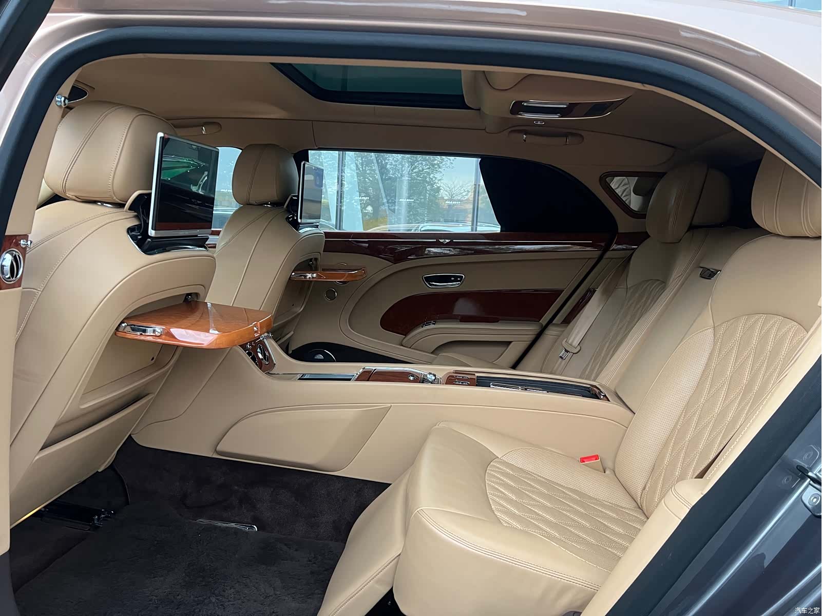 Bentley Mulsanne, 2018 4