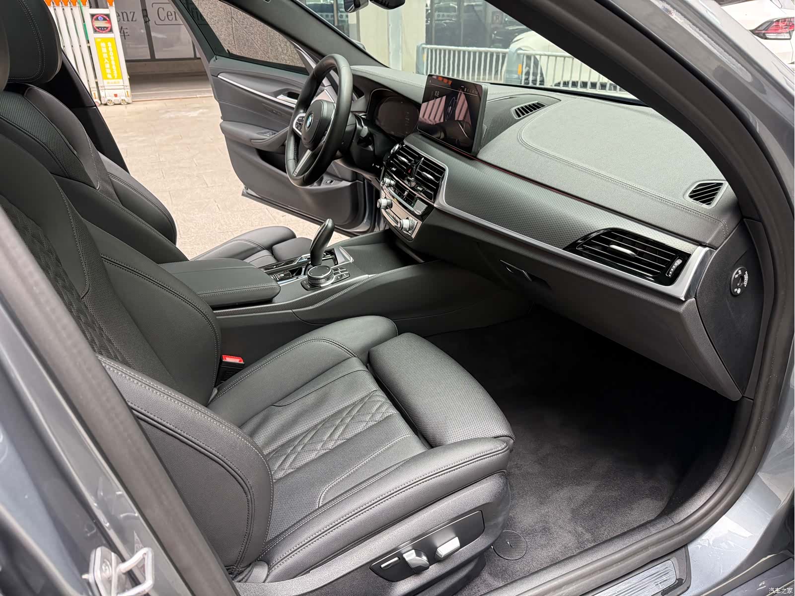 BMW 5 Series, 2022 11