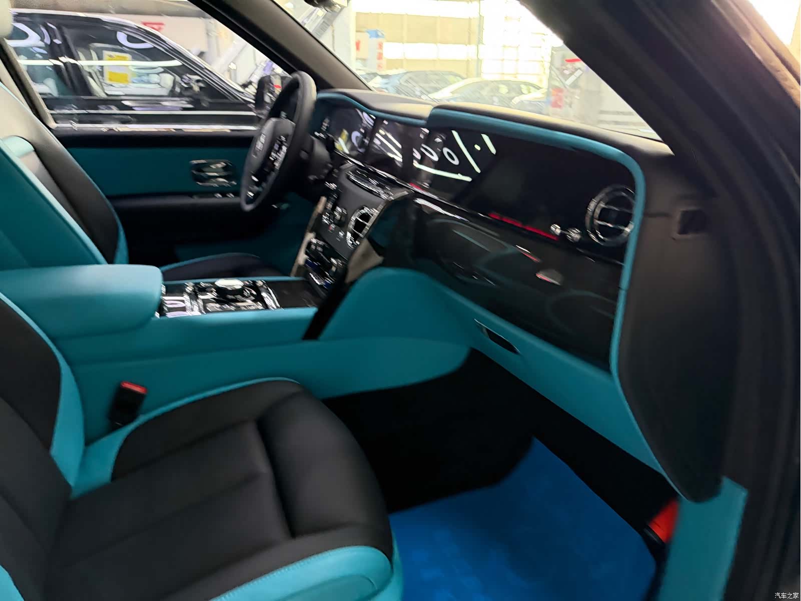 Rolls-Royce Cullinan, 2025 20