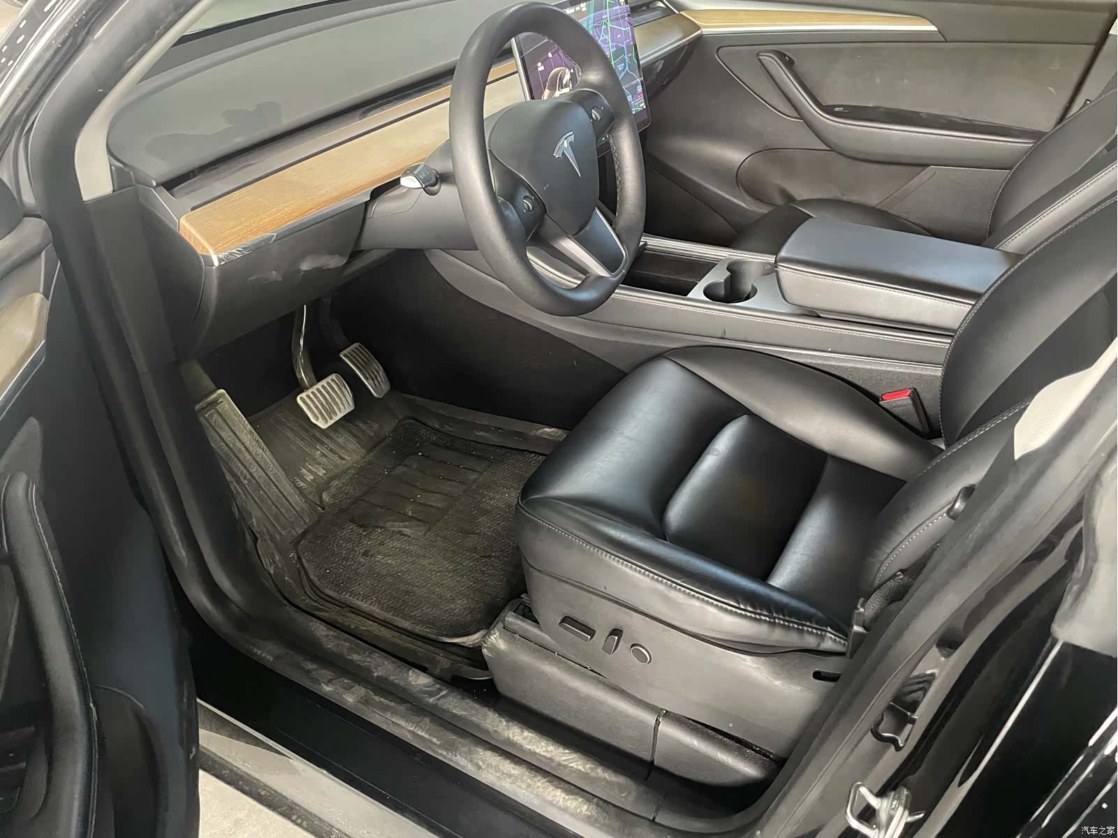 Tesla Model Y, 2022 4