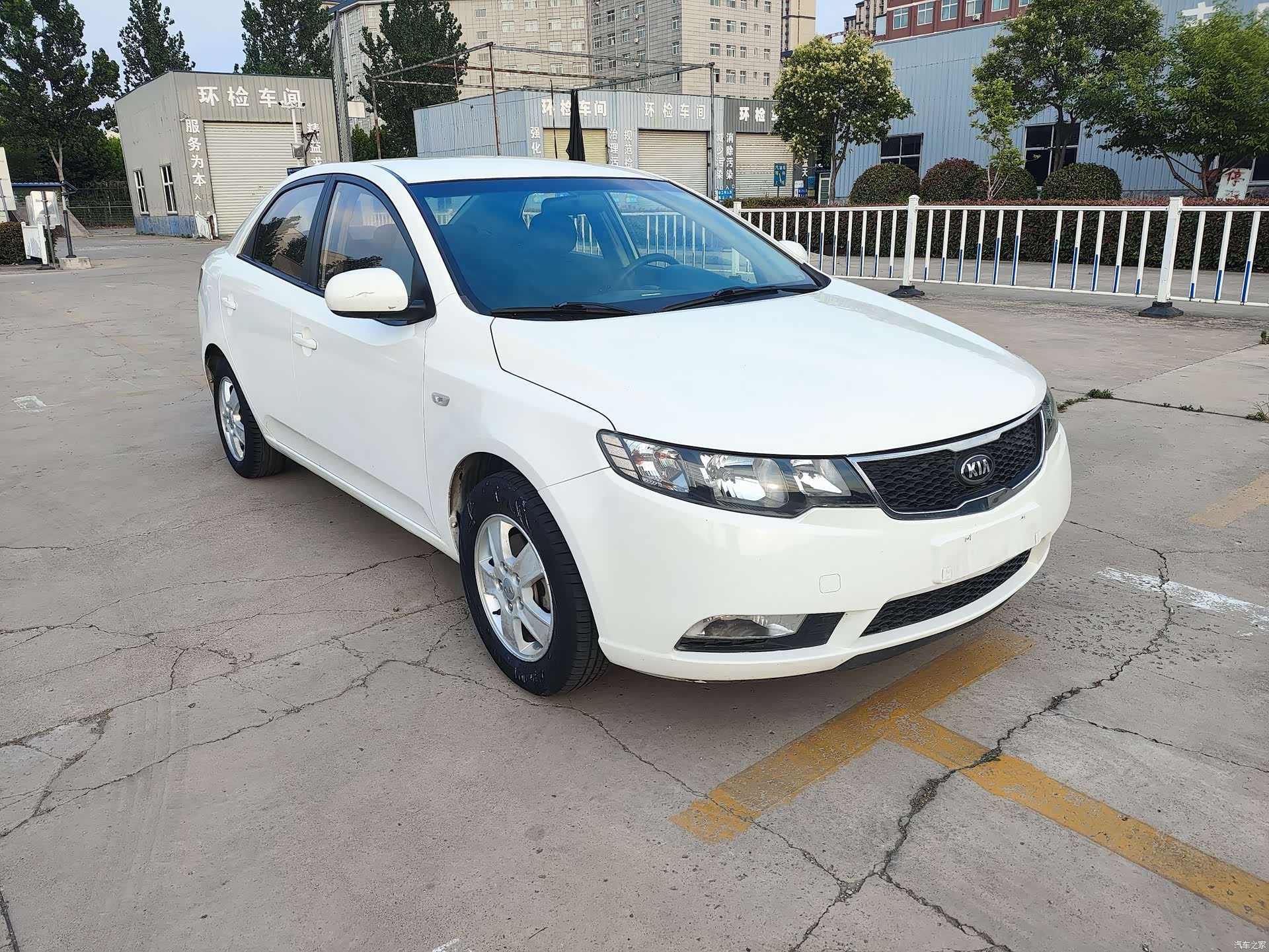 Kia GLS, 2012 3