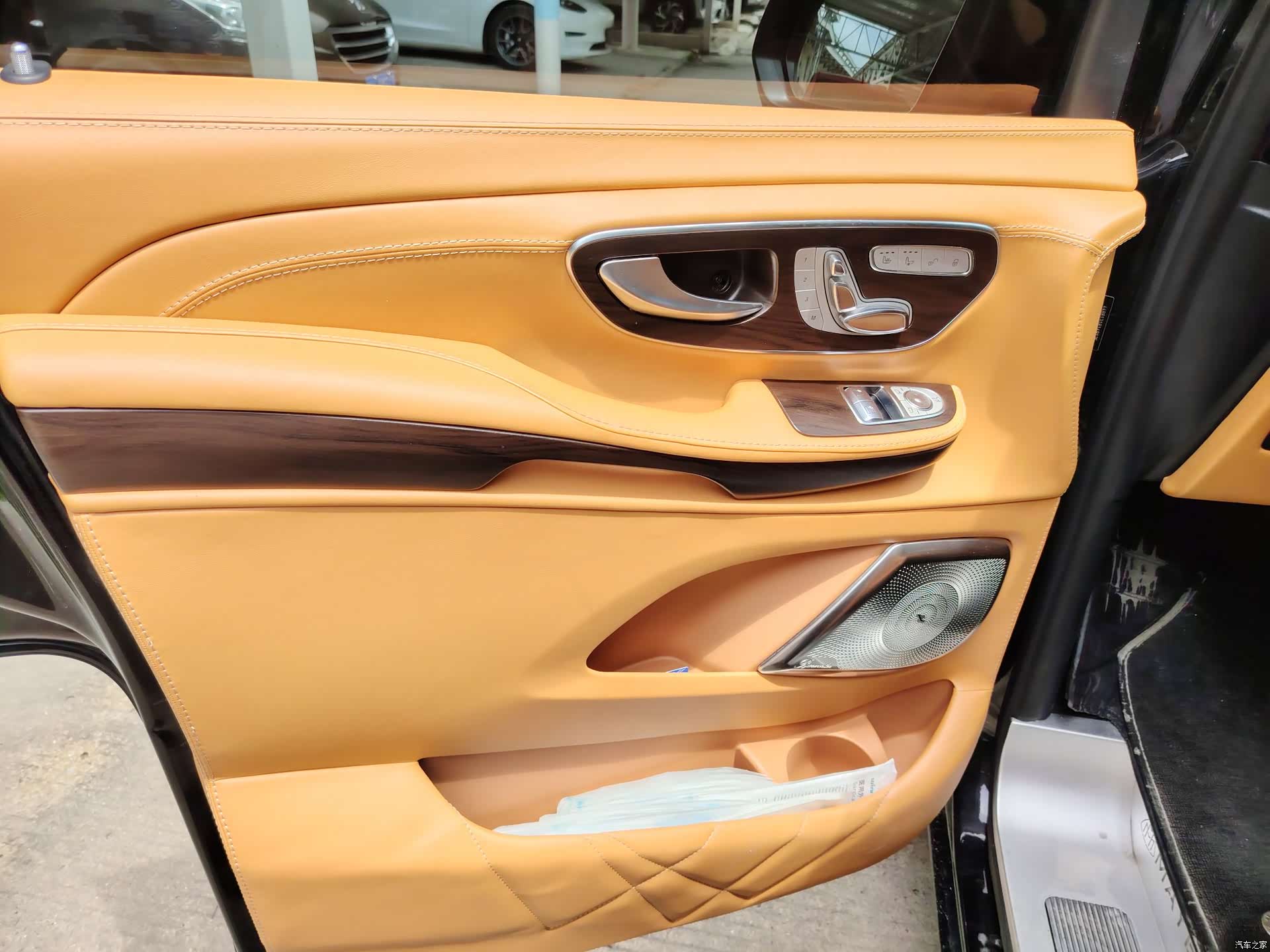 Mercedes-Benz V-Class, 2022 8