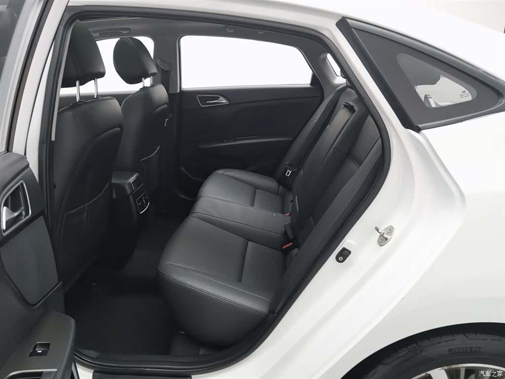 Hyundai DLX, 2017 15