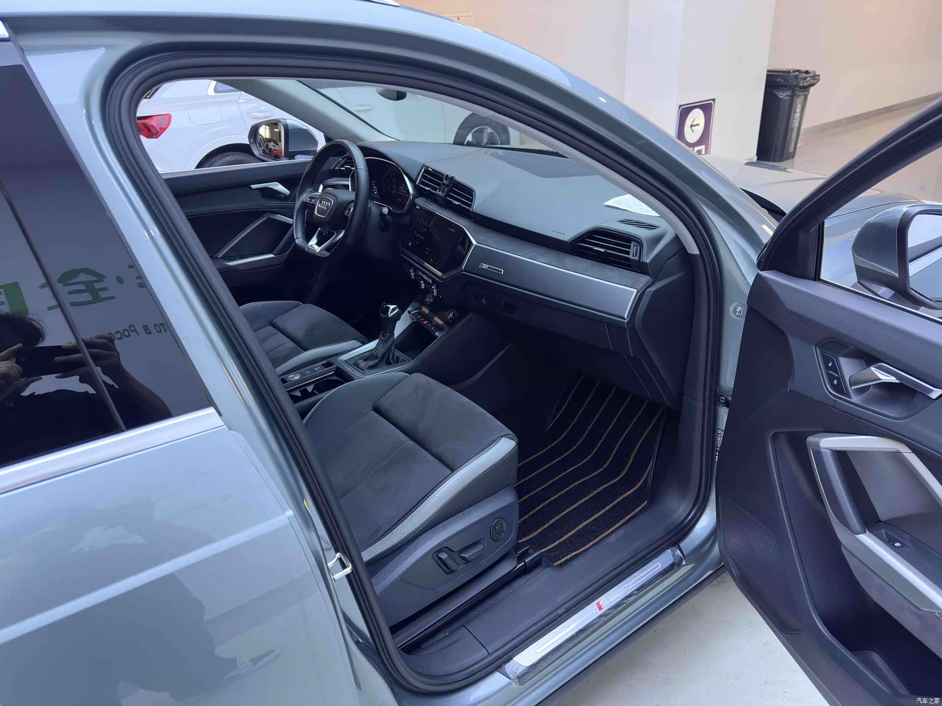 Audi Q3, 2023 10