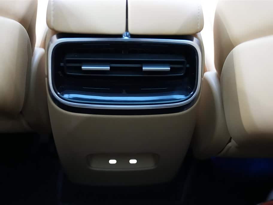 AITO Ask the world M5