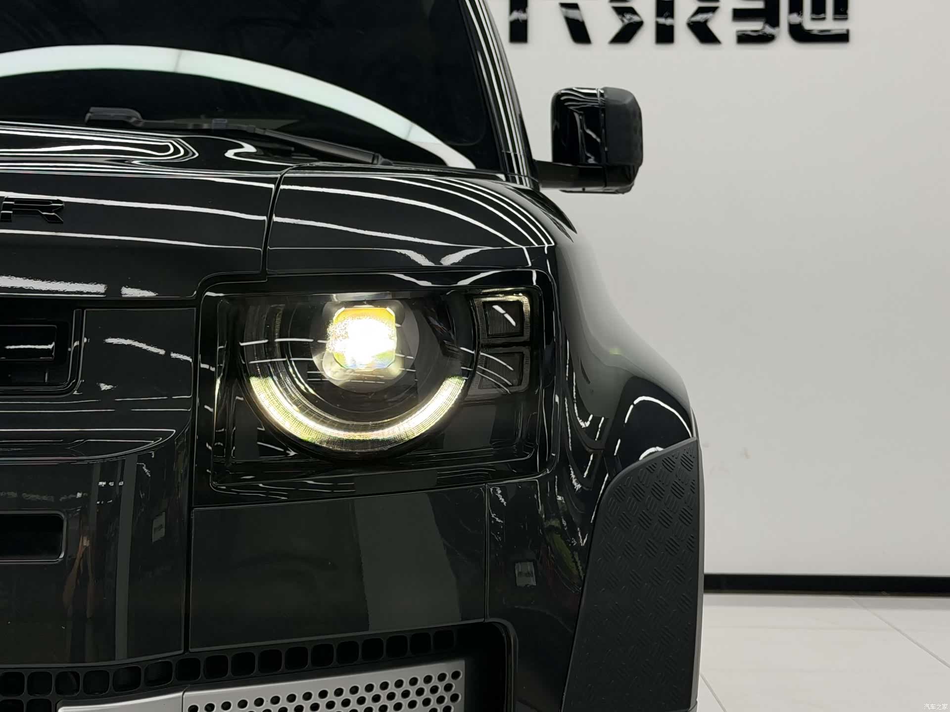 Land Rover Defender, 2023 27