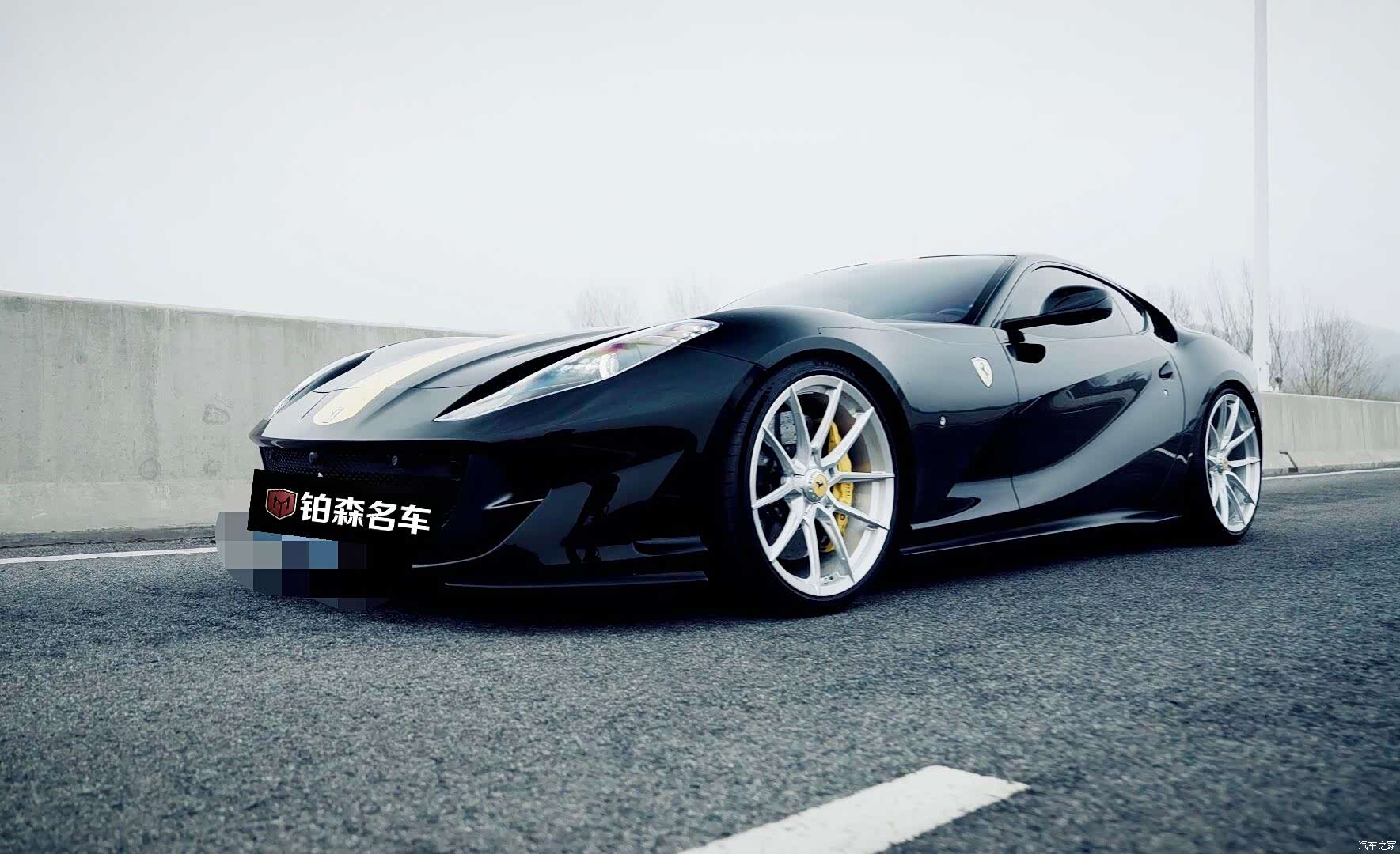 Ferrari 812