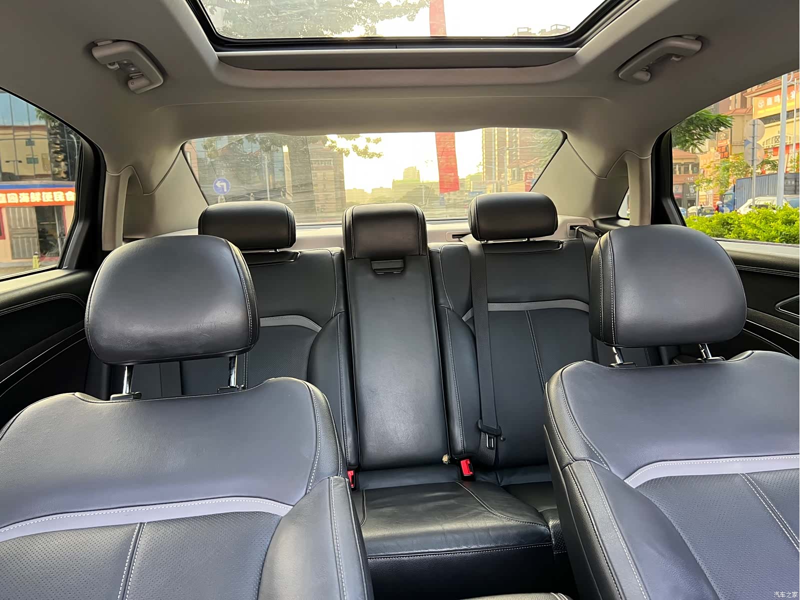 Ford Taurus, 2016 15