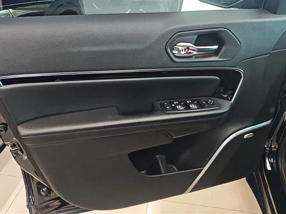 Jeep Grand Commander