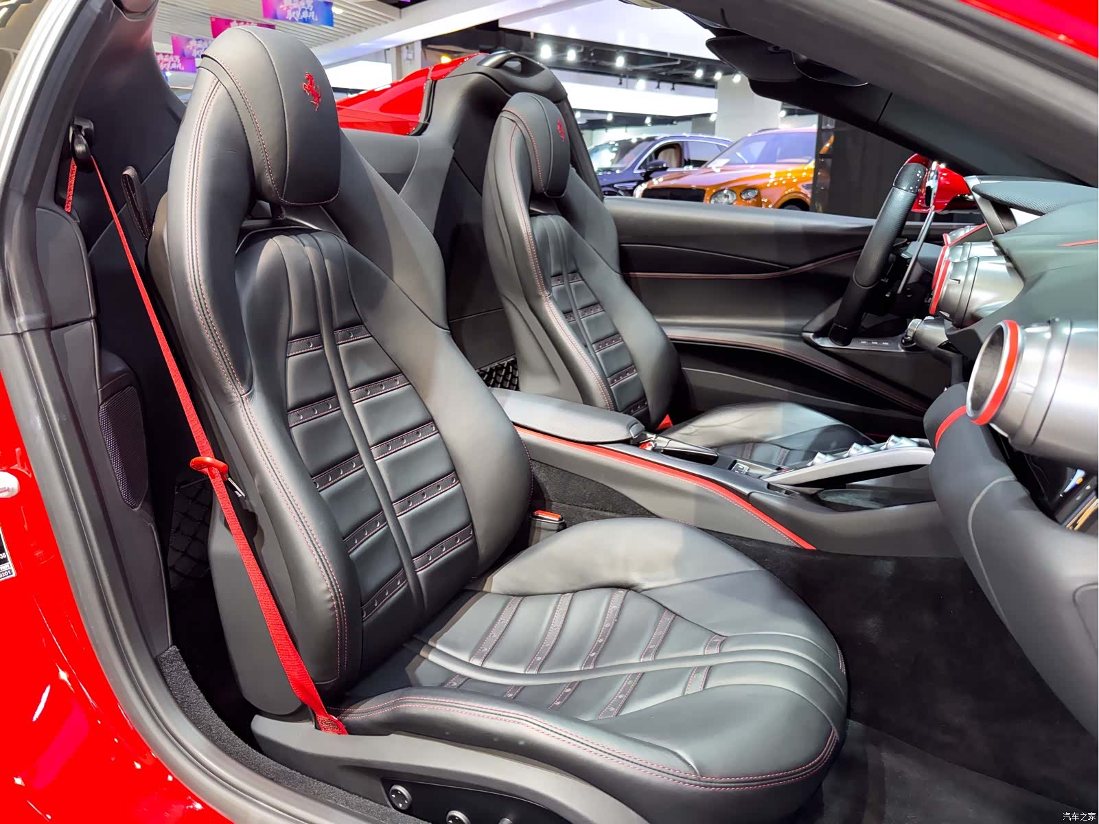 Ferrari 812, 2022 22