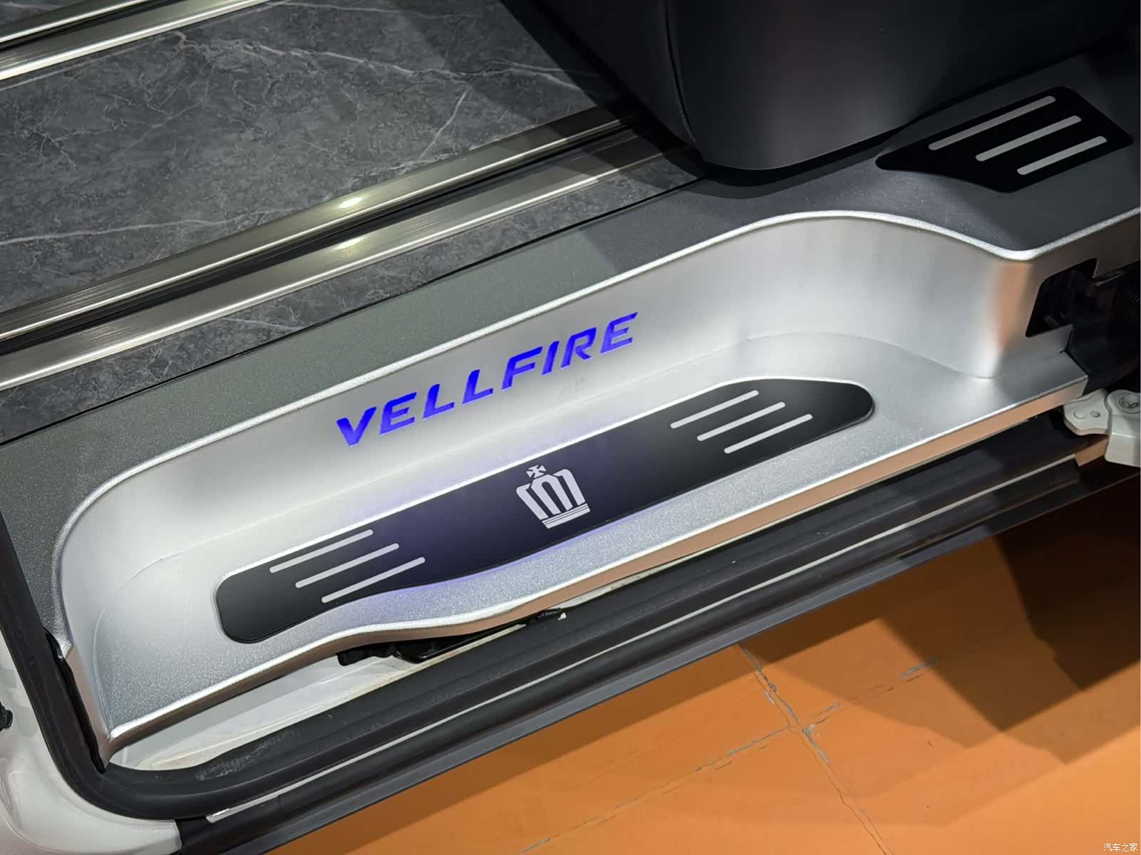 Toyota Vellfire, 2020 11