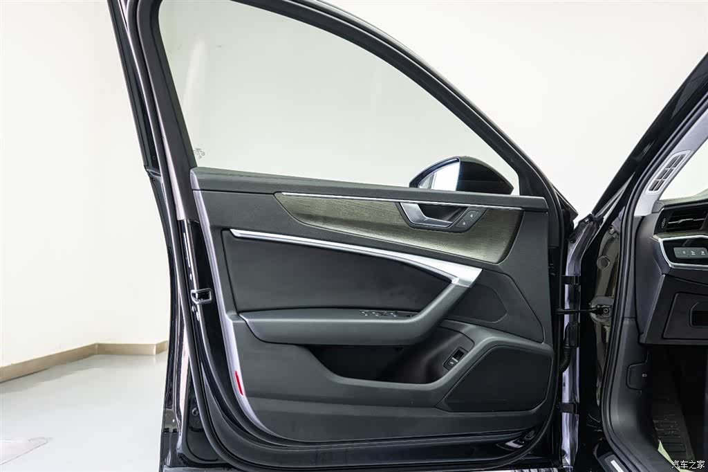 Audi A6L, 2019 8