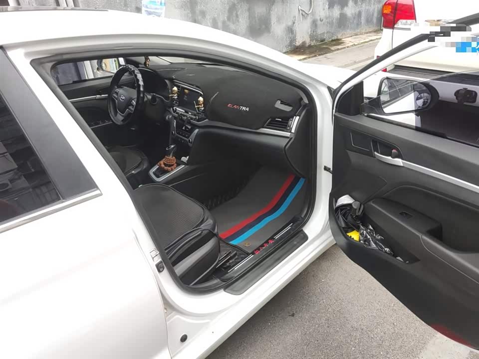 Hyundai Lead