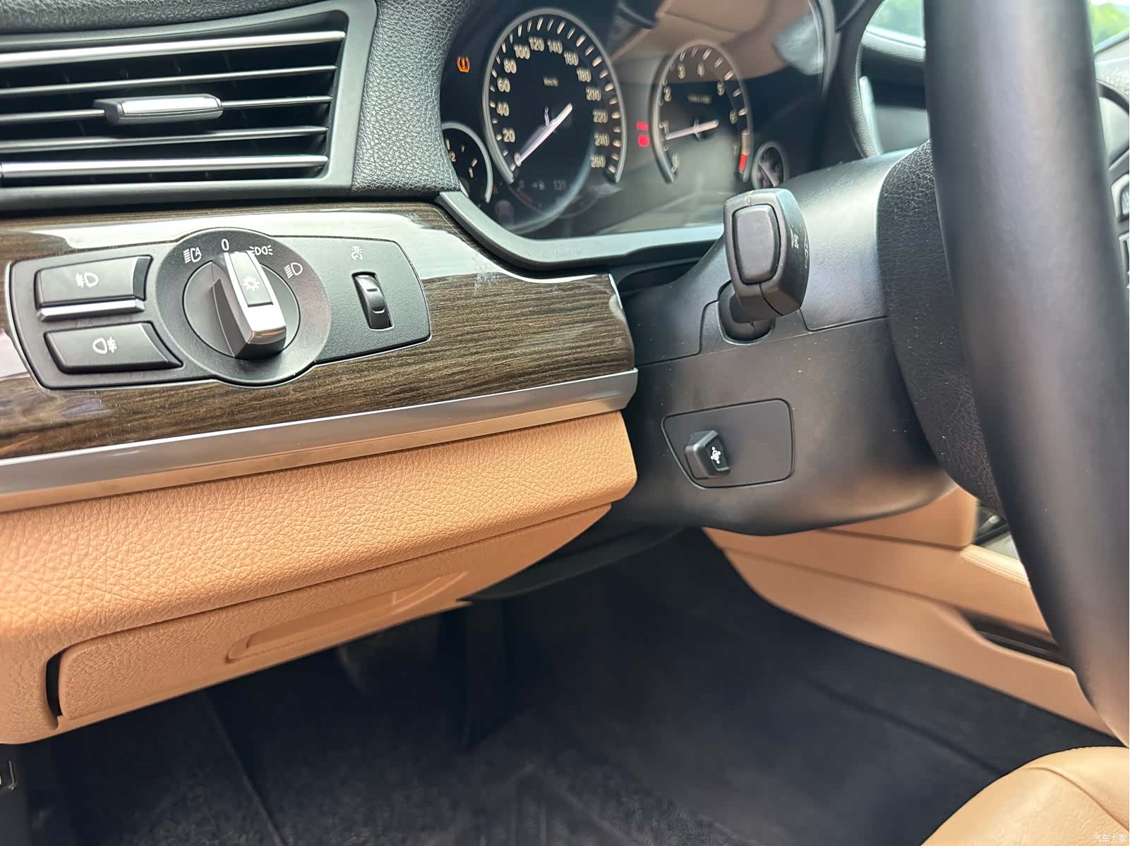 BMW 7 Series, 2012 11