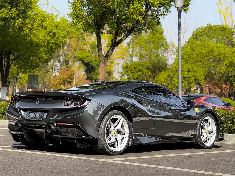 Ferrari F8