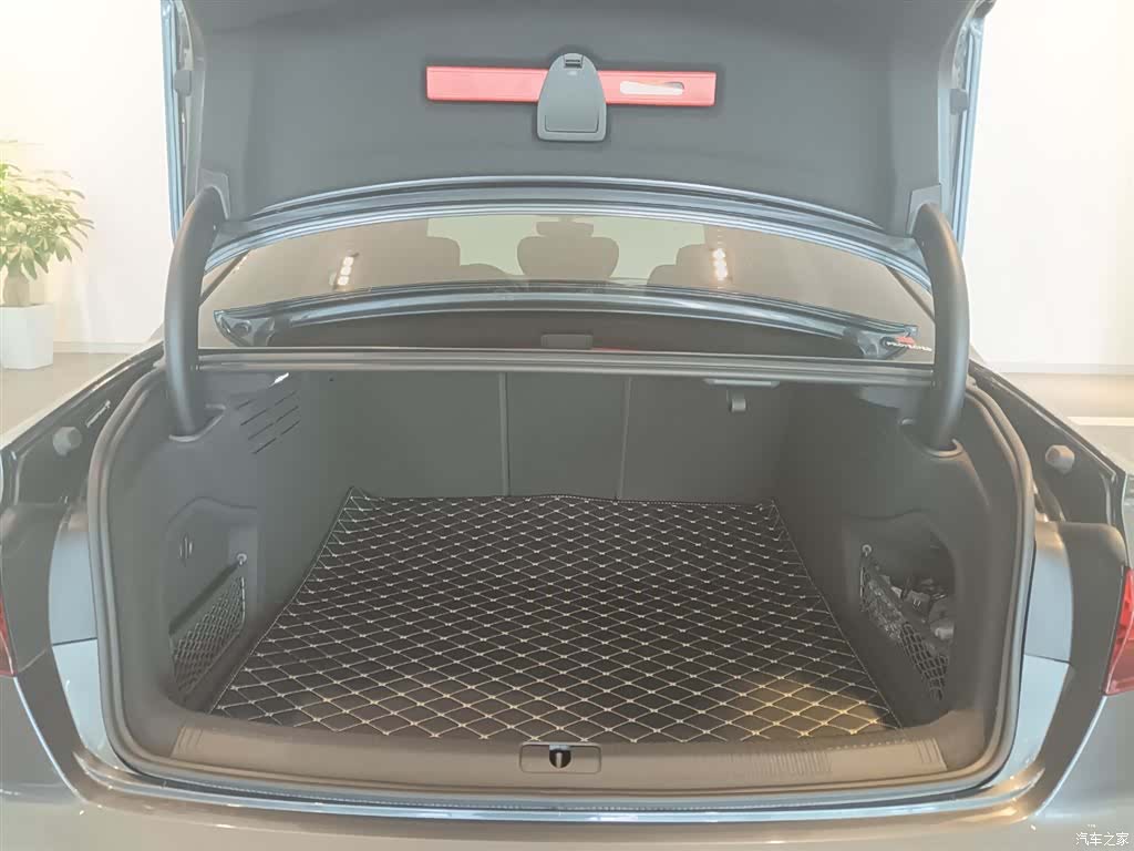 Audi A4L, 2023 9