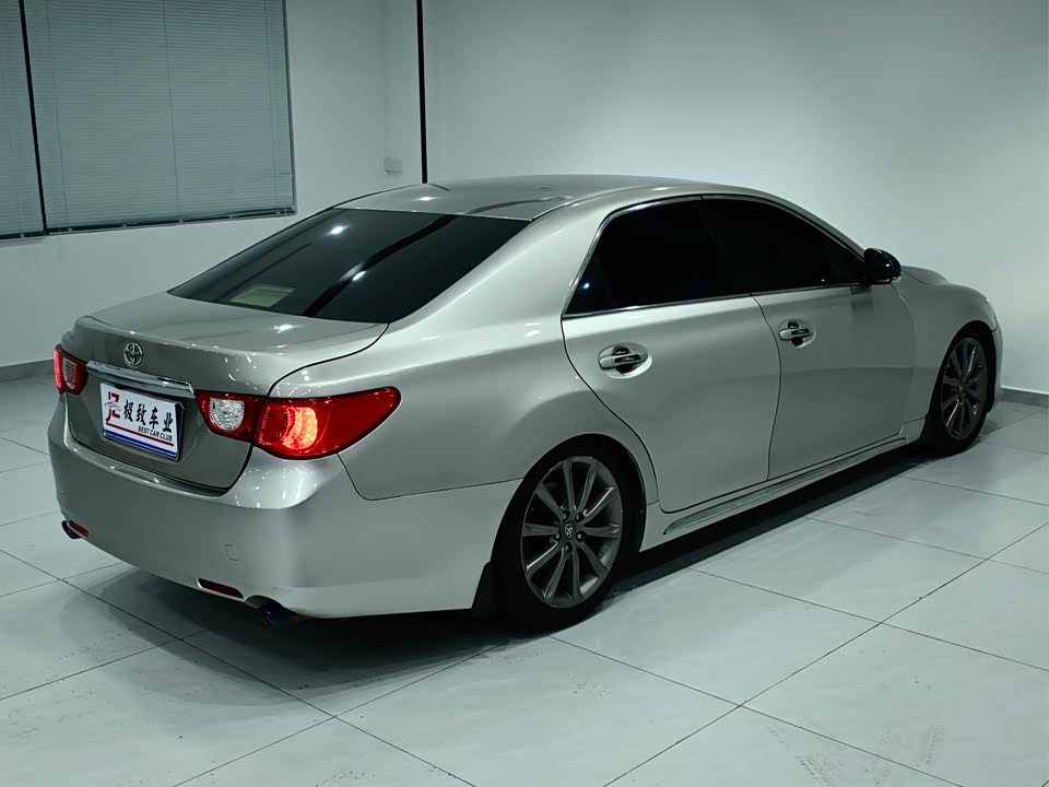 Toyota Reiz