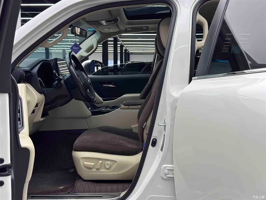 Toyota Land Cruiser, 2024 6
