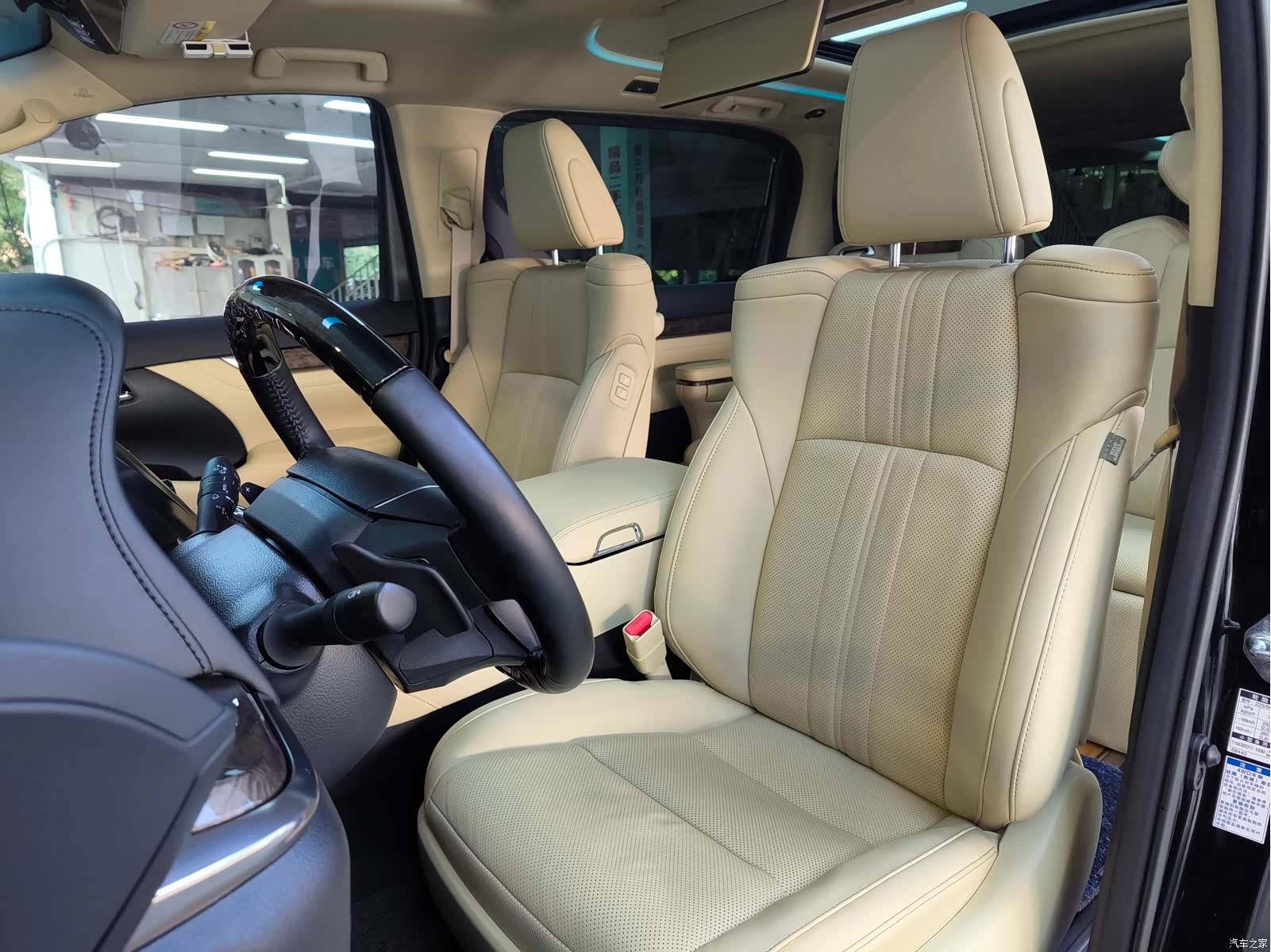 Toyota Vellfire, 2022 15