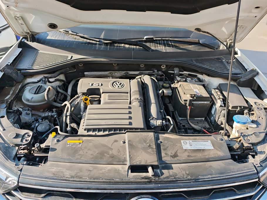 Volkswagen T-ROC exploring Songs