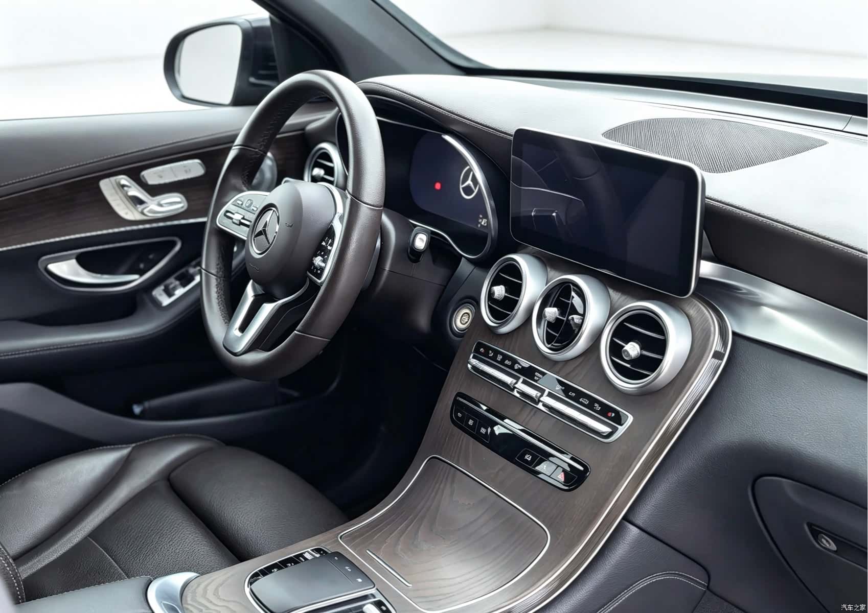 Mercedes-Benz GLC, 2021 4